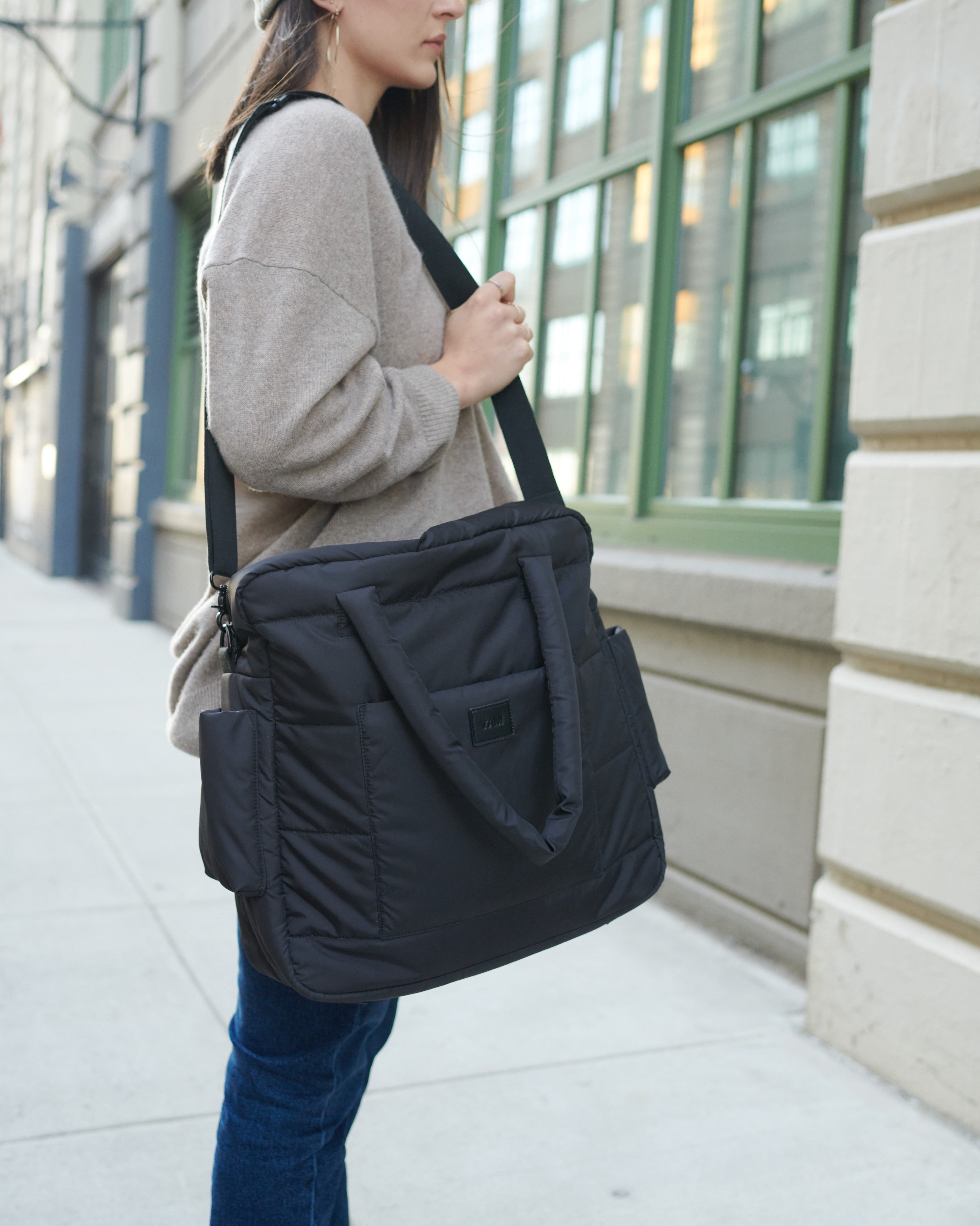 Black//