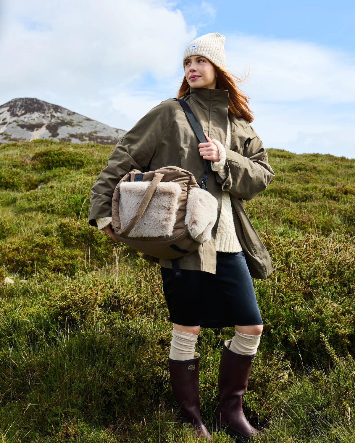 Moss Brown Appliqué Faux Fur//