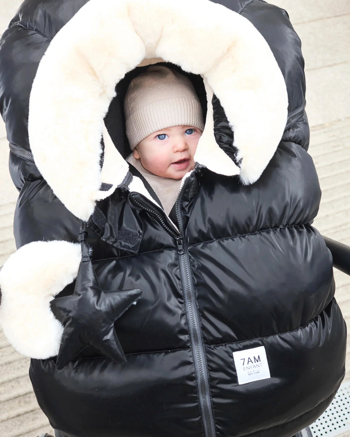 Black Liquid Shine Arctic Faux Fur//
