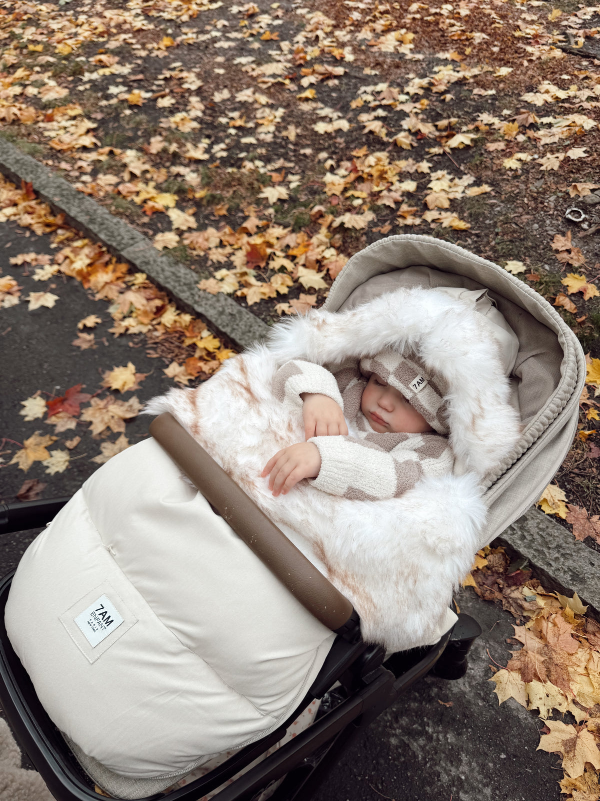 Heather Beige - White Faux Fur//