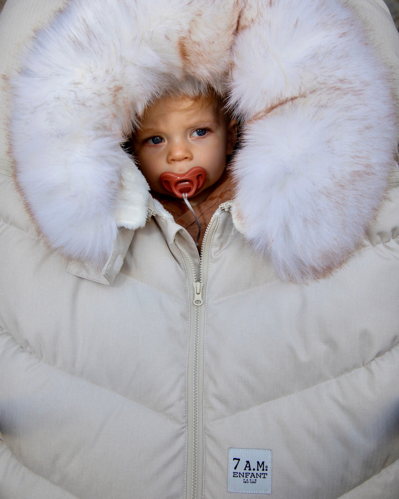 Heather Beige - White Faux Fur//