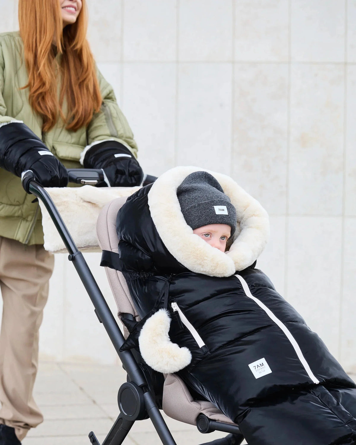 Black Liquid Shine Arctic Faux Fur//